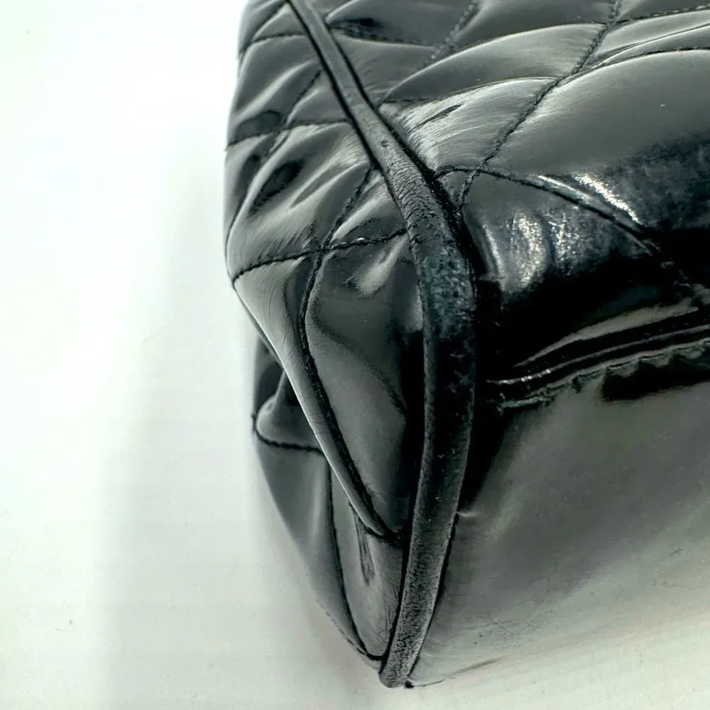 Auth Vtg Chanel Small CC Black Quilted Patent Leather Slit Pocket Shoulder Bag